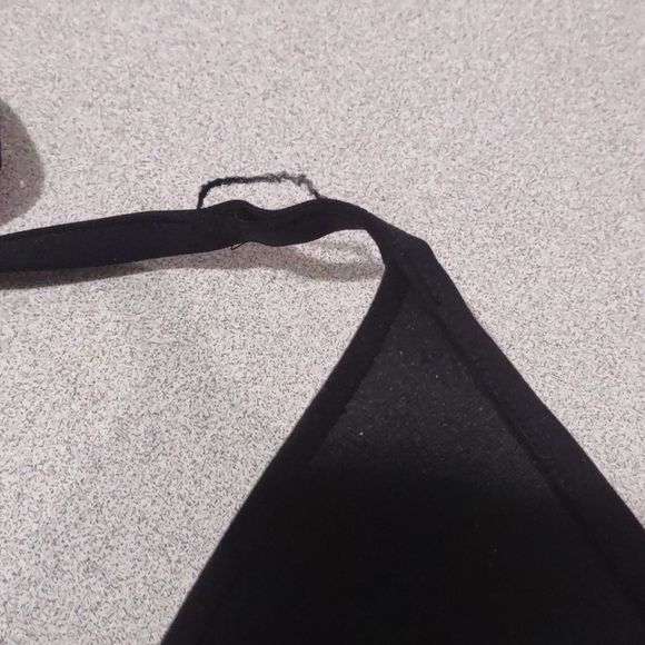 H&M Women's Black Scrunched Triangle Bikini Swimsuit Top Size 6 - Picture 4 of 5